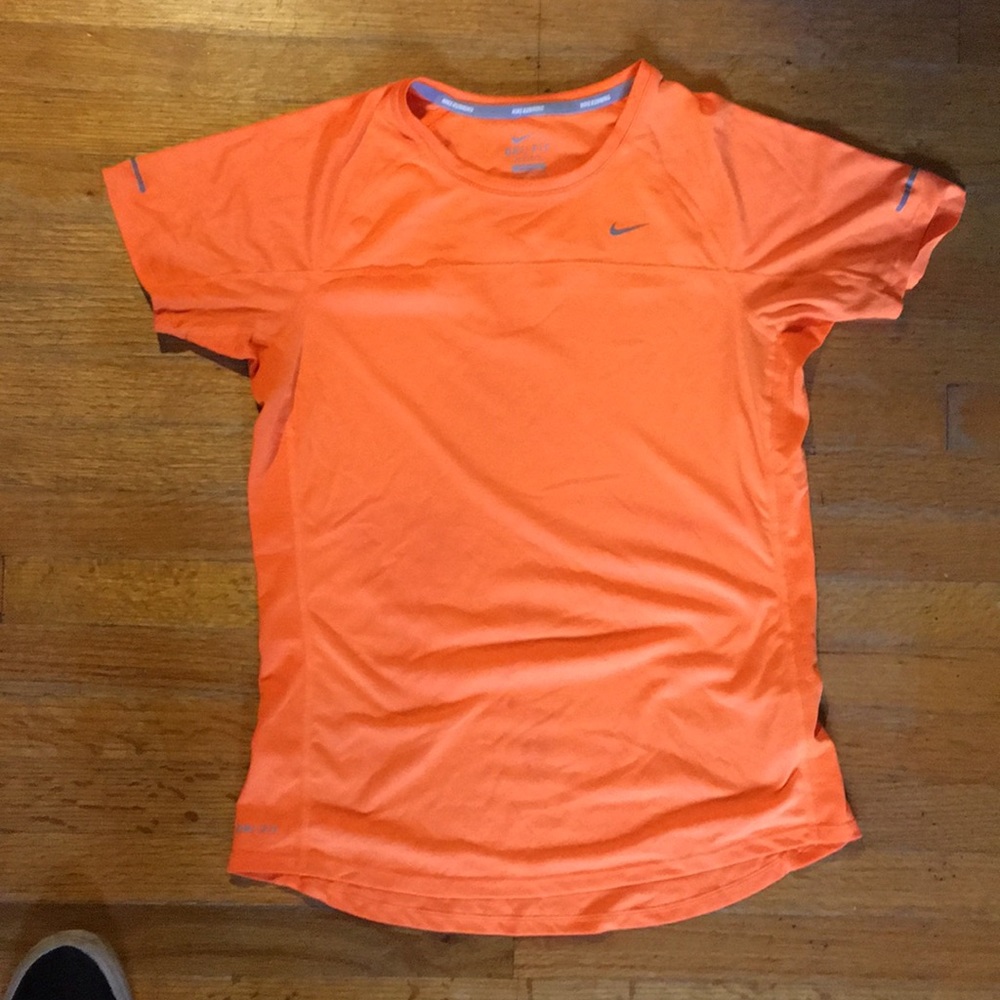 Women’s Nike dry fit top